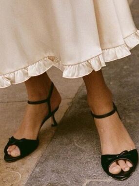 DÔEN Arianna black velvet kitten heel sandals | Size 39.5, US 9